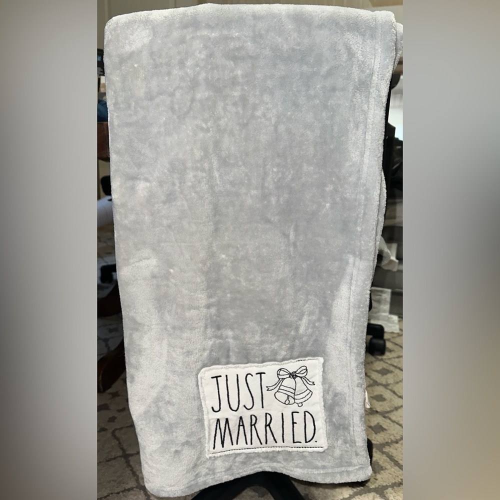 RaeDunn Blanket